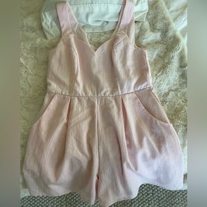 Super cute linen romper.